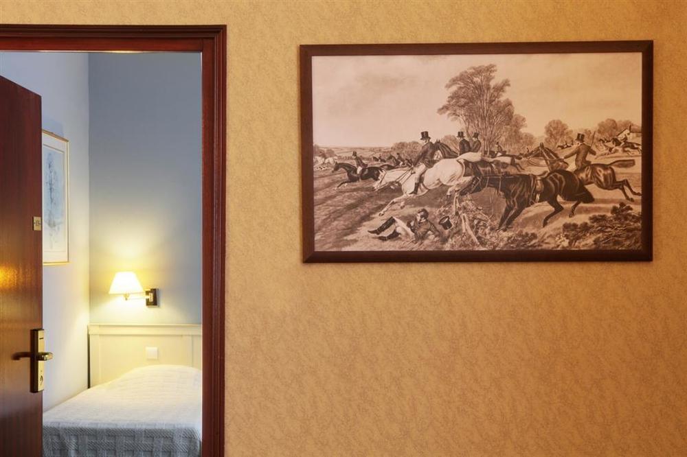 Best Western De Diane Nevers Habitación foto